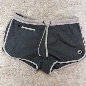 VUORI WOMENS TAVI SHORT
